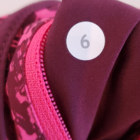 Lululemon 4" Tracker Short size 6 - Picture 5 of 9